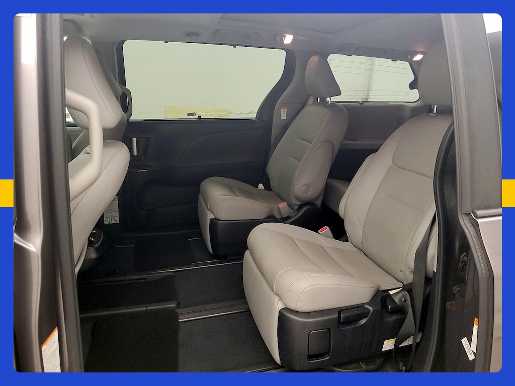 صورة 26 لـ 2020 Toyota SIENNA LIMITED