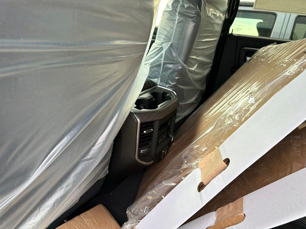 صورة مصغرة 16 لـ 2026 RAM 3500 LARAMIE CREW CAB 4X4 8' BOX