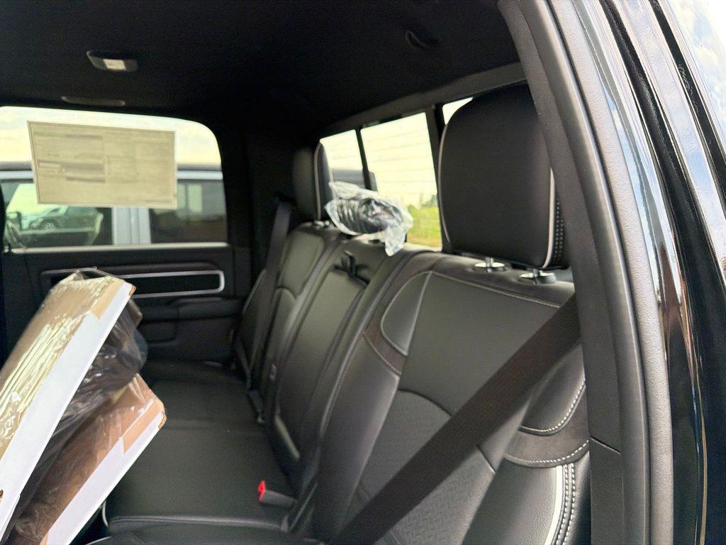 صورة مصغرة 14 لـ 2026 RAM 3500 LARAMIE CREW CAB 4X4 8' BOX