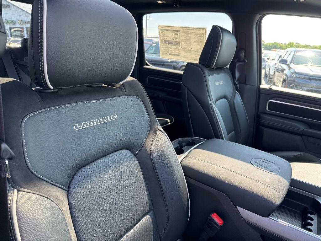 صورة مصغرة 29 لـ 2026 RAM 1500 LARAMIE