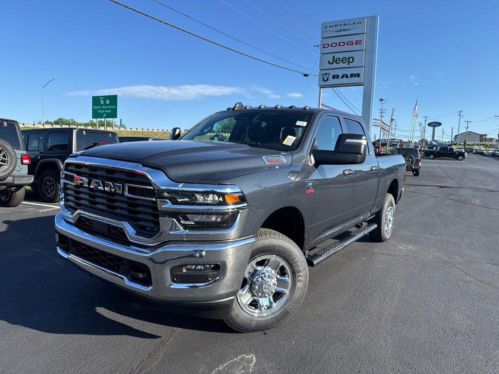 New 2026 RAM 2500 Tradesman Crew Cab 4x4 6'4' Box