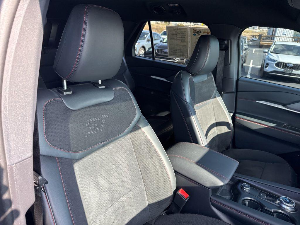 صورة مصغرة 31 لـ 2025 FORD EXPLORER ST