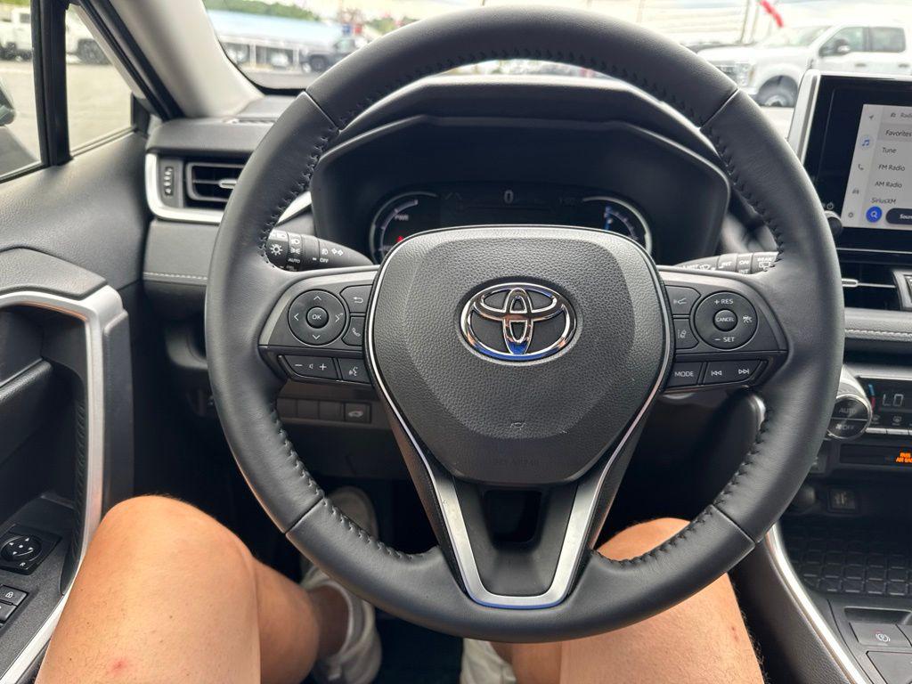 صورة مصغرة 40 لـ 2025 Toyota RAV4 HYBRID XLE PREMIUM