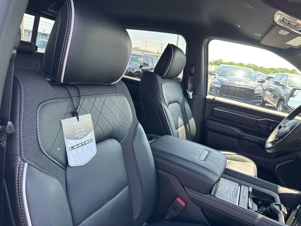 صورة مصغرة 30 لـ 2026 RAM 1500 LIMITED