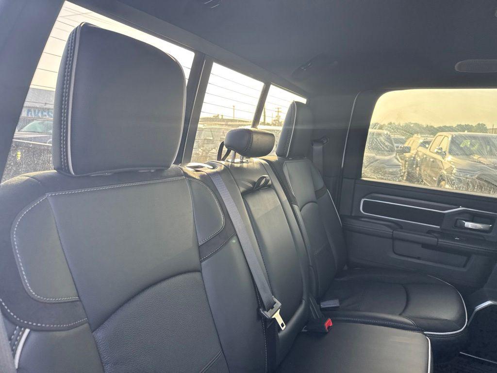 2026 RAM 3500 LARAMIE CREW CAB 4X4 8' BOX — миниатюра 23