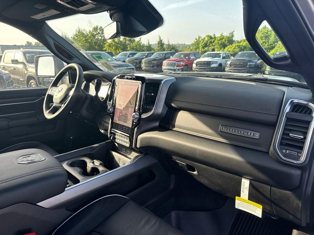2026 RAM 3500 LARAMIE CREW CAB 4X4 8' BOX — миниатюра 29