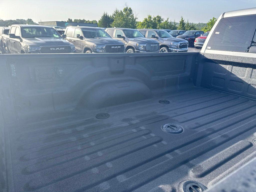2026 RAM 3500 LARAMIE CREW CAB 4X4 8' BOX — миниатюра 20