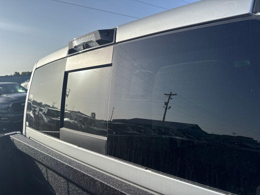 2026 RAM 3500 LARAMIE CREW CAB 4X4 8' BOX — миниатюра 21