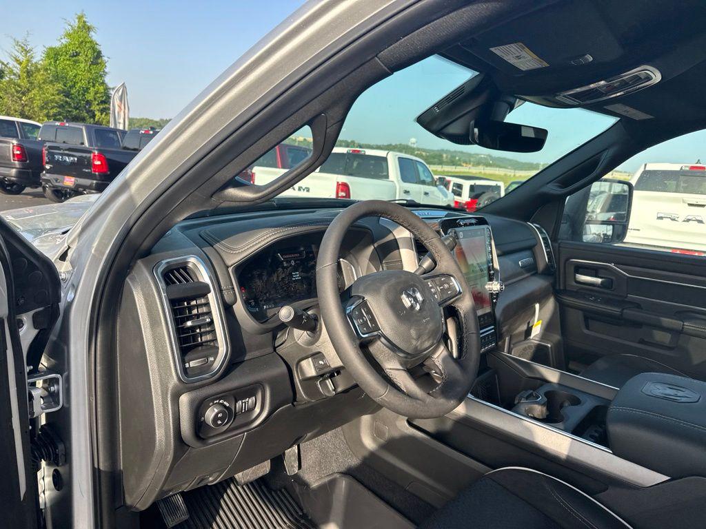 صورة 15 لـ 2026 RAM 3500 LARAMIE CREW CAB 4X4 8' BOX