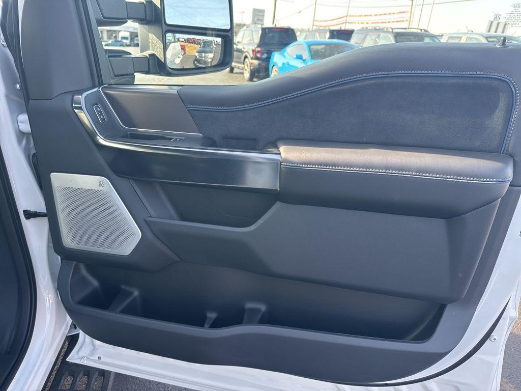 2026 FORD F-350 PLATINUM — миниатюра 31