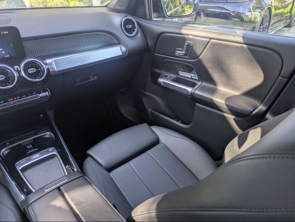 2025 Mercedes-BENZ GLB 缩略图 16