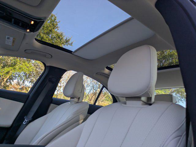 MERCEDES-BENZ E-CLASS - 4