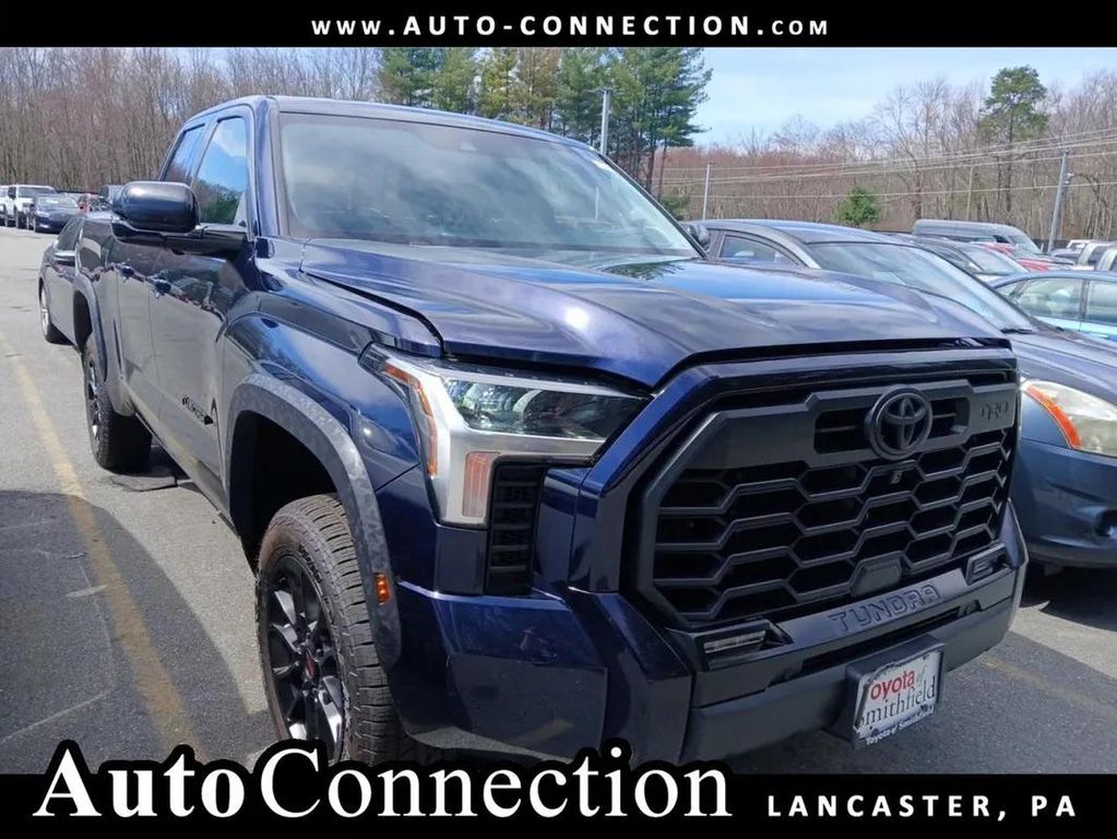TOYOTA TUNDRA - 1