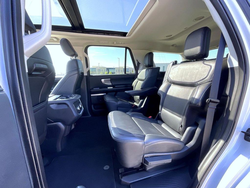 صورة مصغرة 19 لـ 2025 FORD EXPEDITION PLATINUM