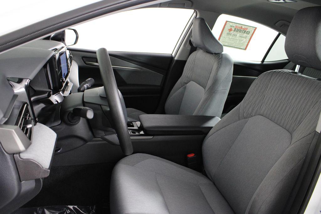 صورة مصغرة 19 لـ 2026 Toyota CAMRY LE