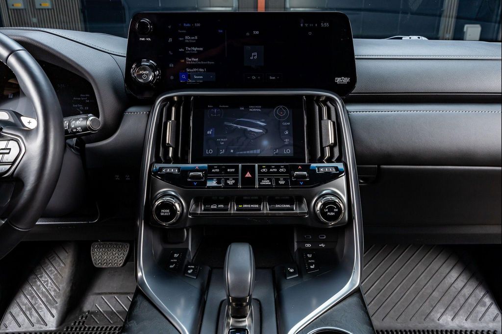 2025 Lexus LX 700H OVERTRAIL — миниатюра 23