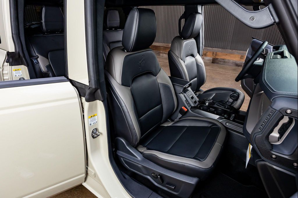 2026 FORD BRONCO OUTER BANKS 缩略图 29