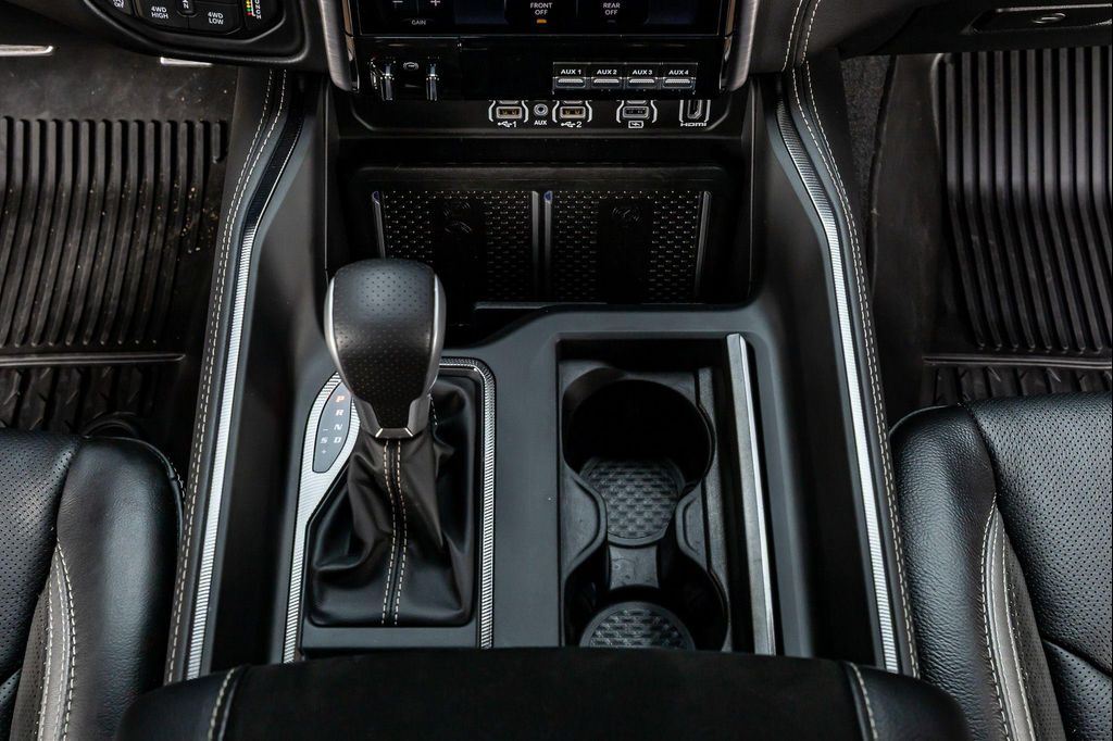 2025 RAM 1500 RHO CREW CAB 4X4 5'7' BOX — миниатюра 28
