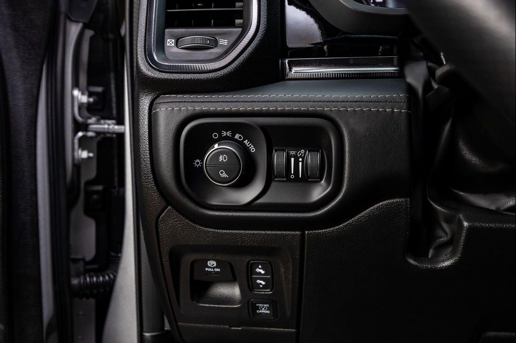 2025 RAM 1500 RHO CREW CAB 4X4 5'7' BOX 缩略图 21