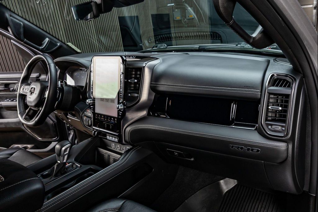 2025 RAM 1500 RHO CREW CAB 4X4 5'7' BOX — миниатюра 17