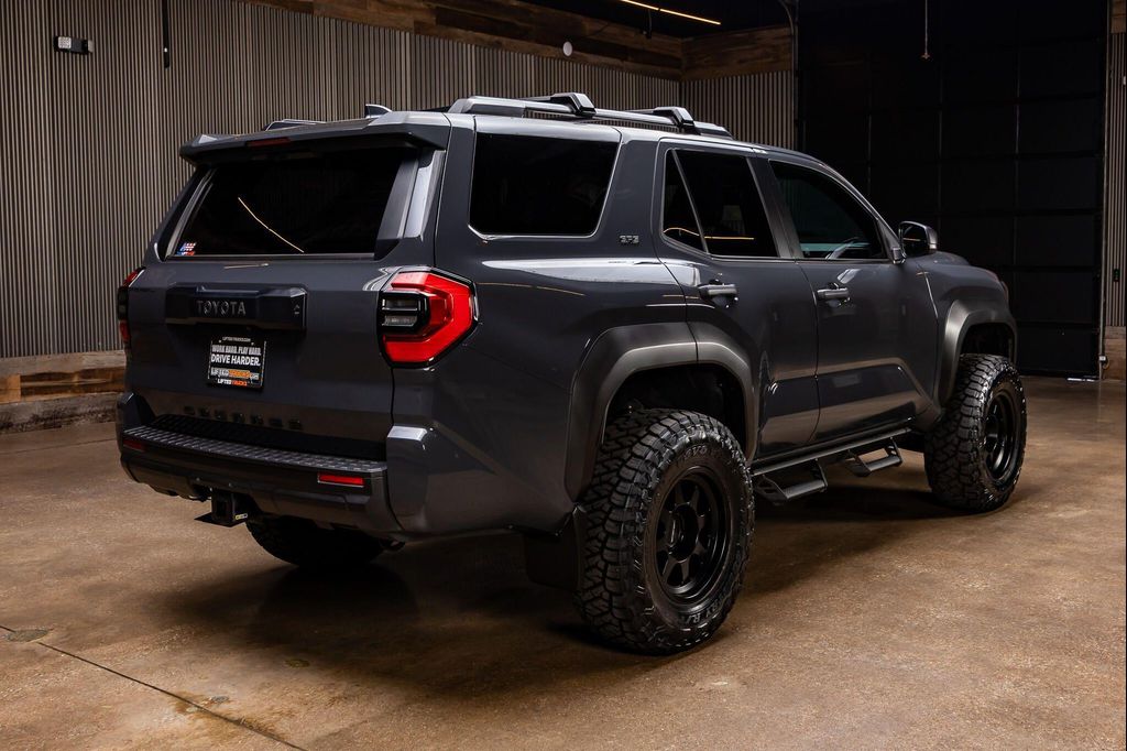 2025 Toyota 4RUNNER SR5 照片 10