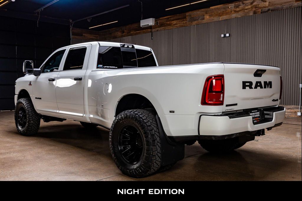 صورة 6 لـ 2025 RAM 3500 BIG HORN CREW CAB 4X4 8' BOX