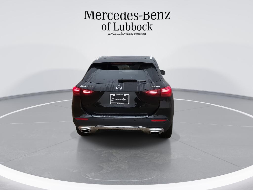 MERCEDES-BENZ GLA - 7