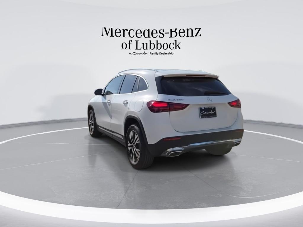 MERCEDES-BENZ GLA - 7