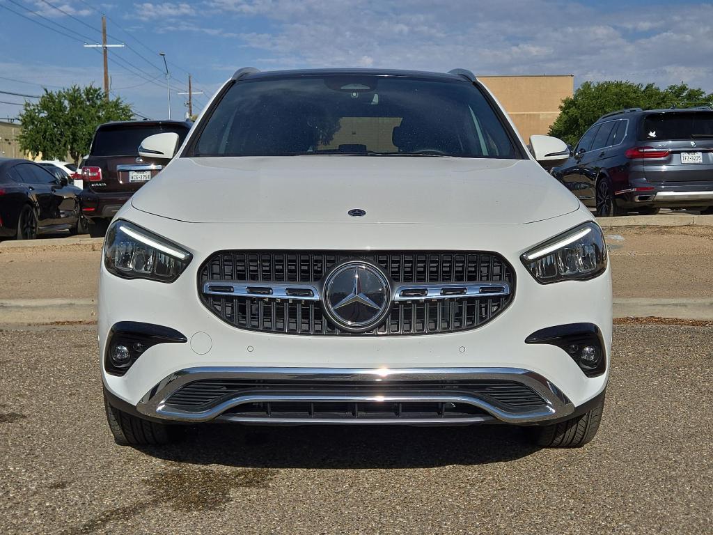 MERCEDES-BENZ GLA - 10