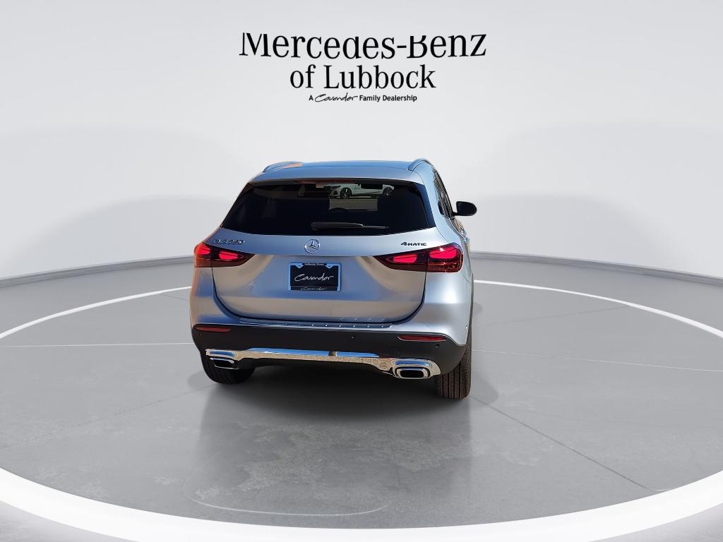 MERCEDES-BENZ GLA - 7