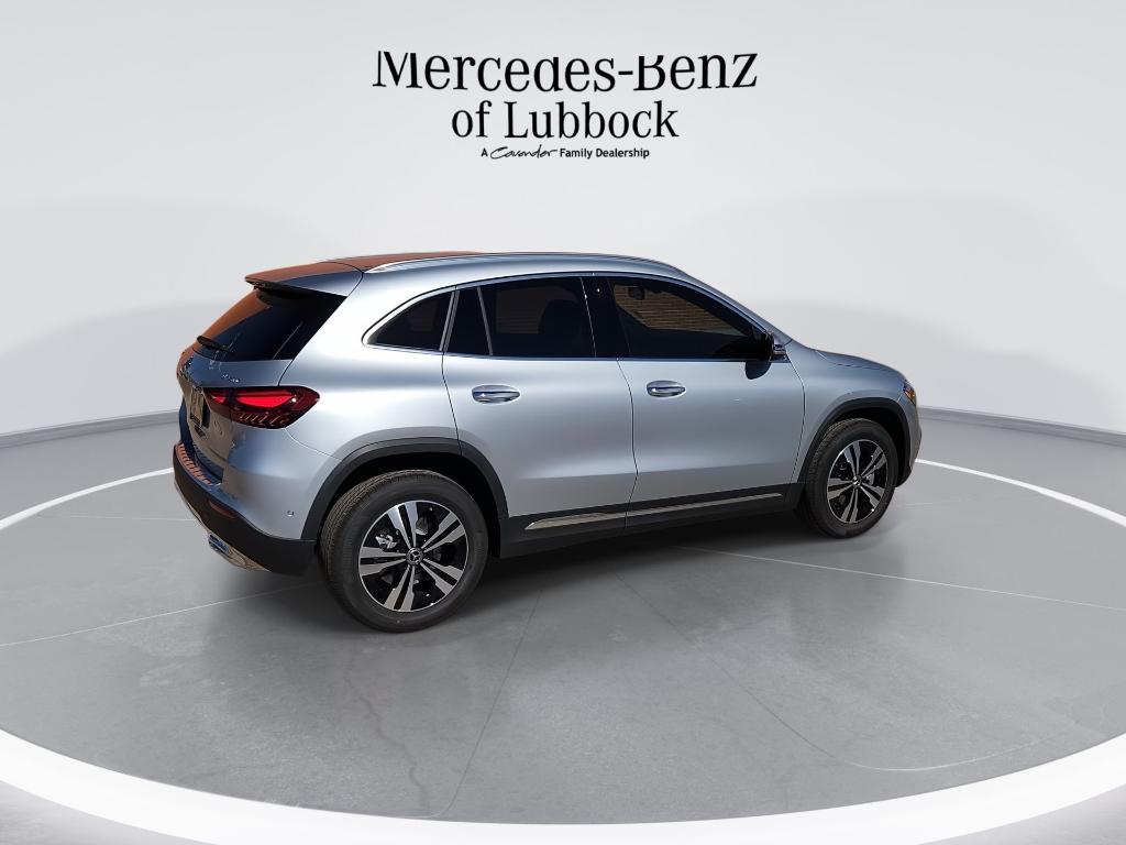 MERCEDES-BENZ GLA - 8