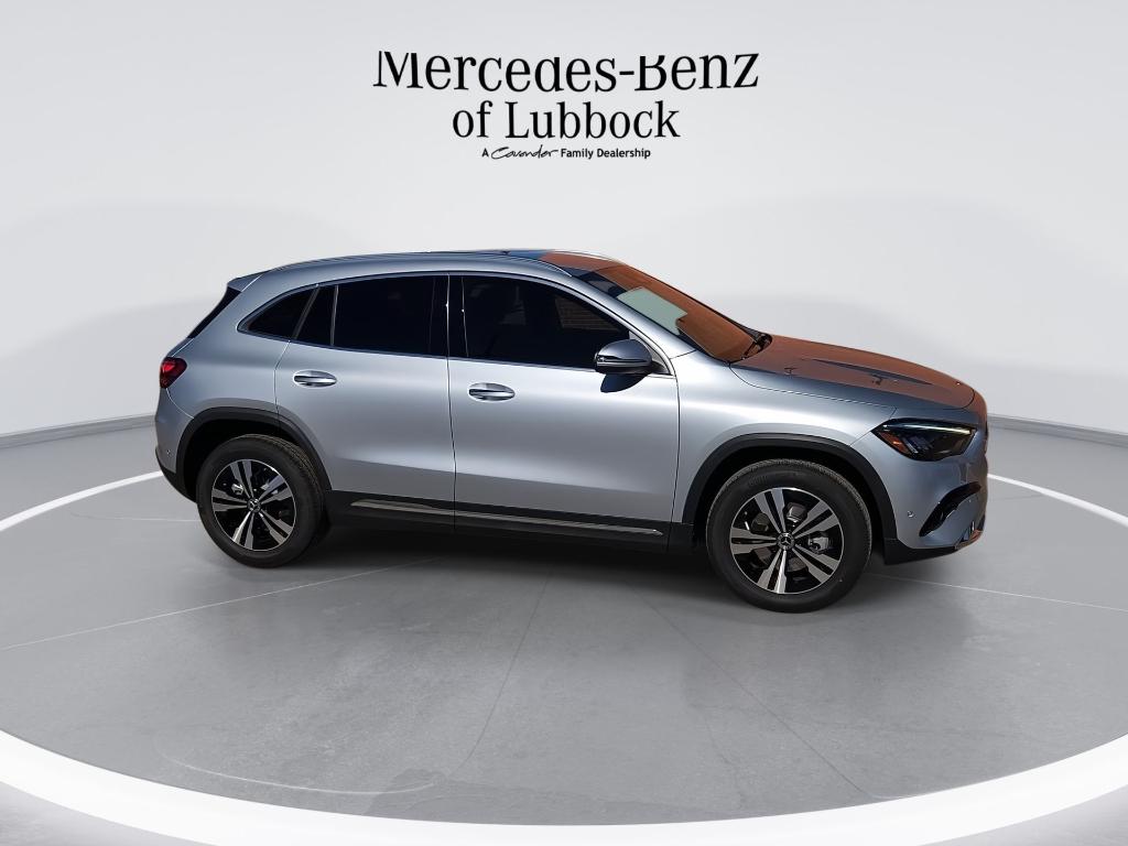 MERCEDES-BENZ GLA - 9