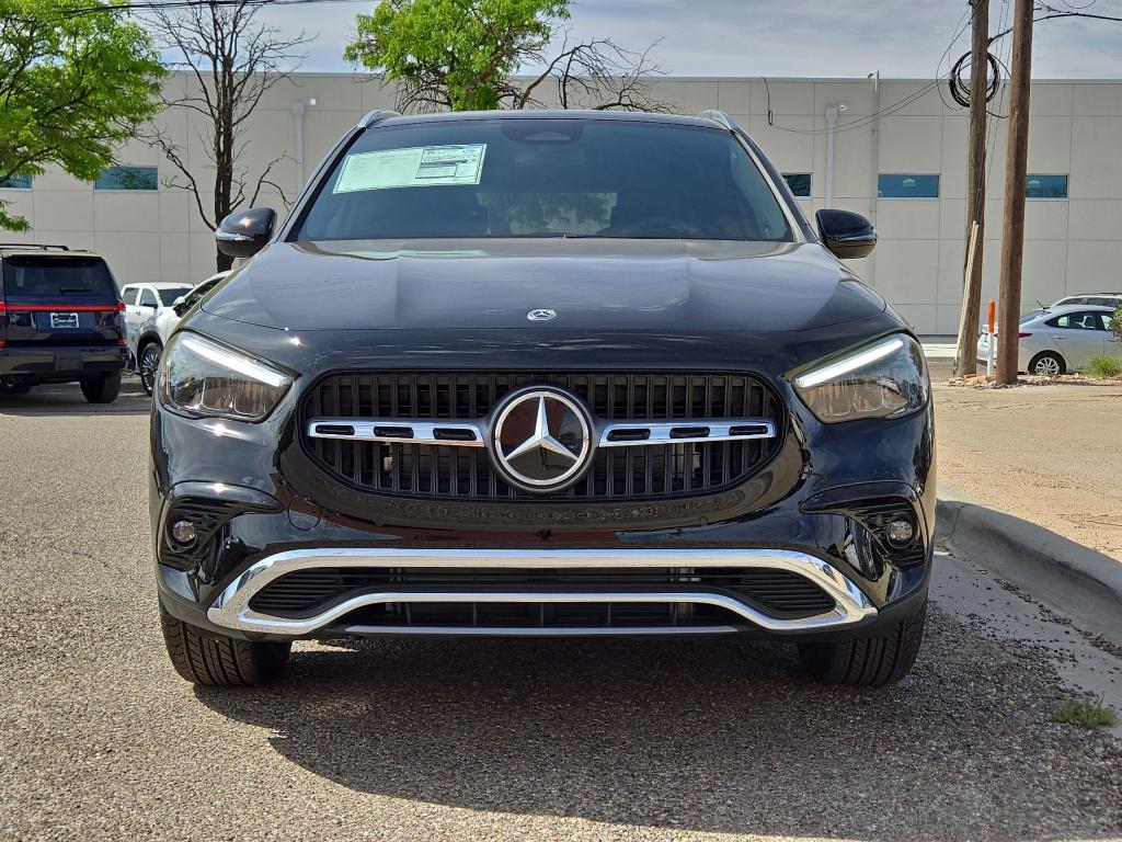 MERCEDES-BENZ GLA - 10