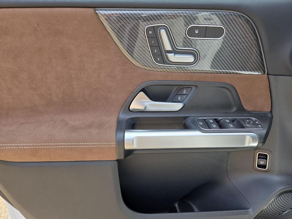 2025 Mercedes-BENZ GLB 缩略图 15