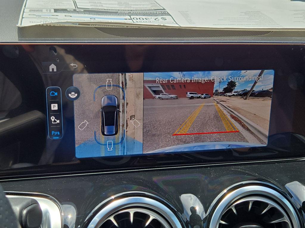 2025 Mercedes-BENZ GLB 缩略图 18