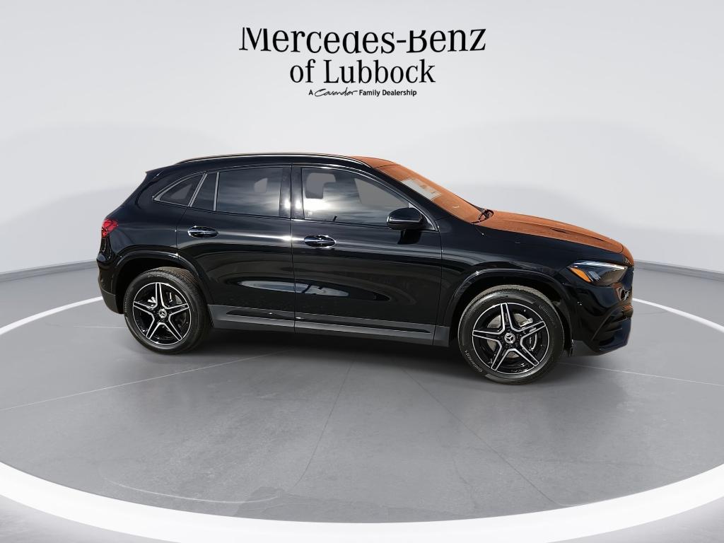 MERCEDES-BENZ GLA - 9
