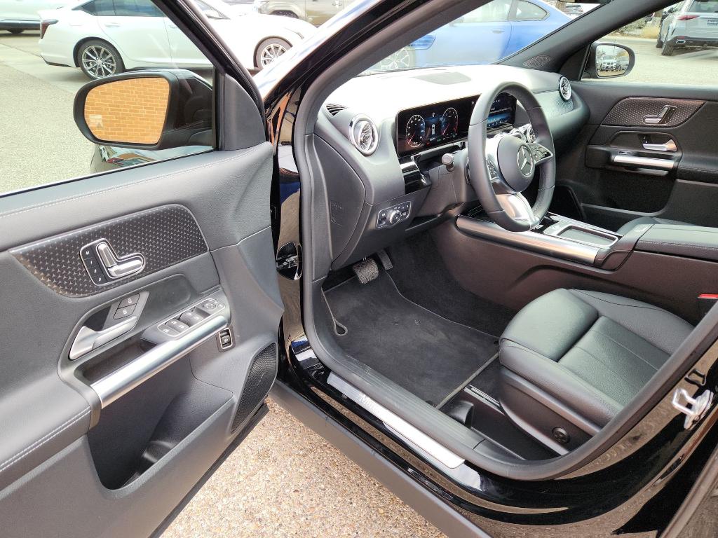 صورة 15 لـ 2025 Mercedes-BENZ GLA