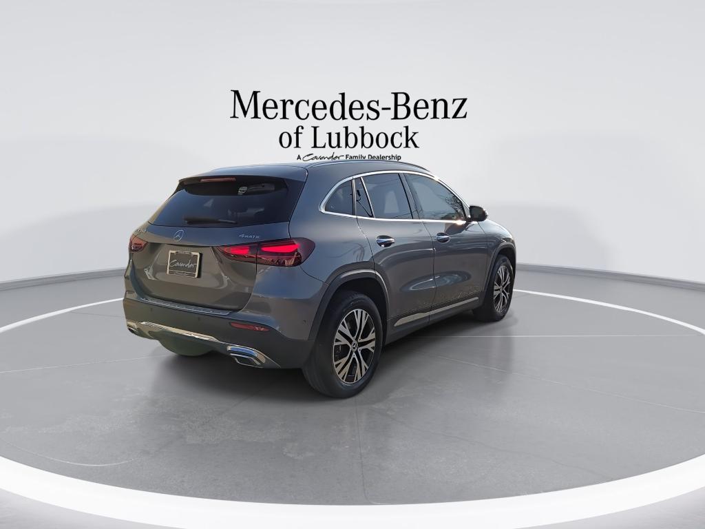 MERCEDES-BENZ GLA - 8