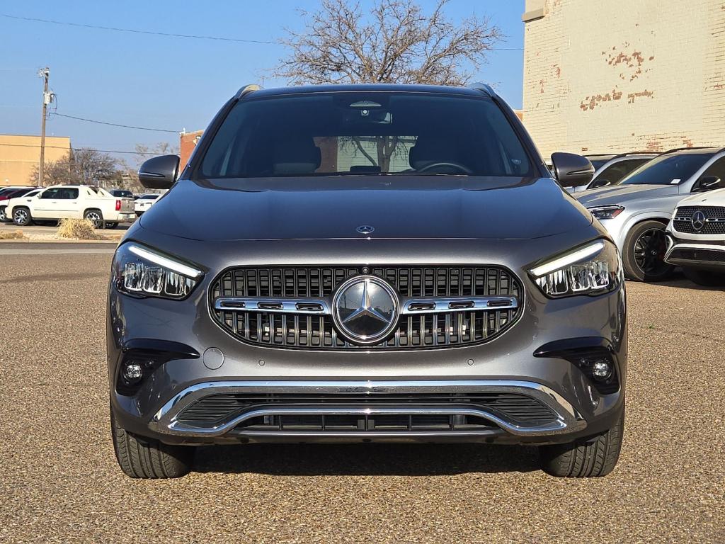 MERCEDES-BENZ GLA - 10