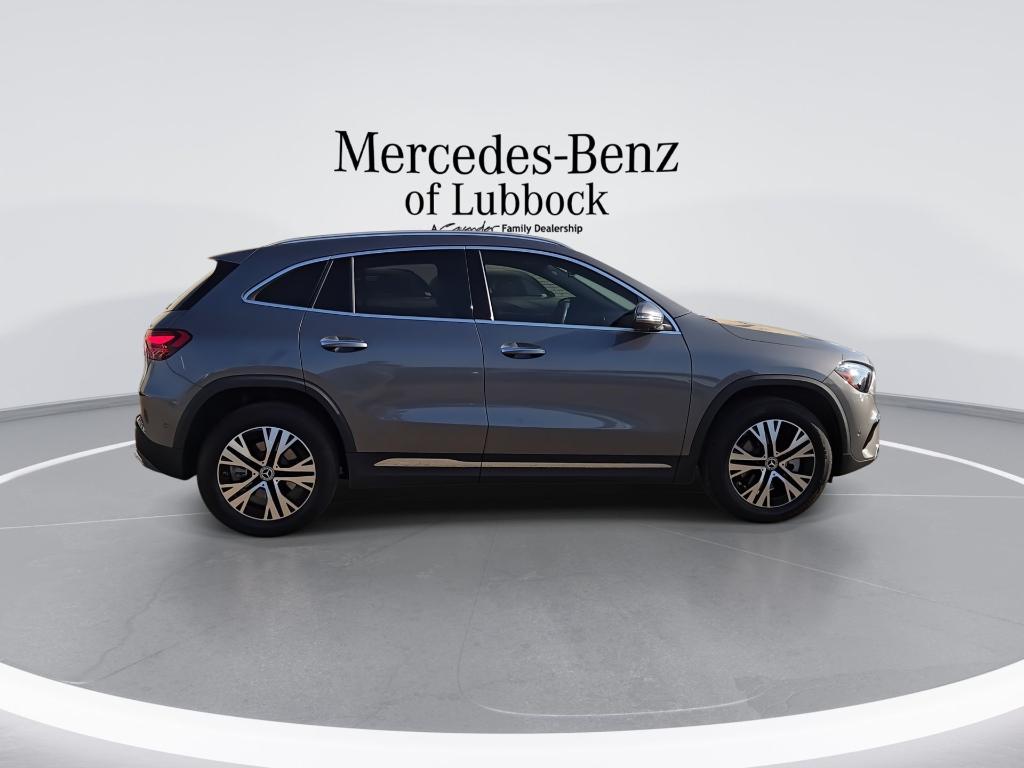 MERCEDES-BENZ GLA - 9