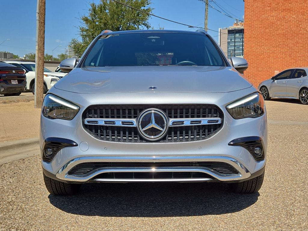 MERCEDES-BENZ GLA - 10