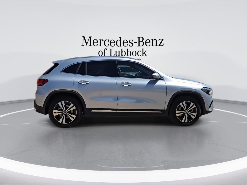 MERCEDES-BENZ GLA - 9