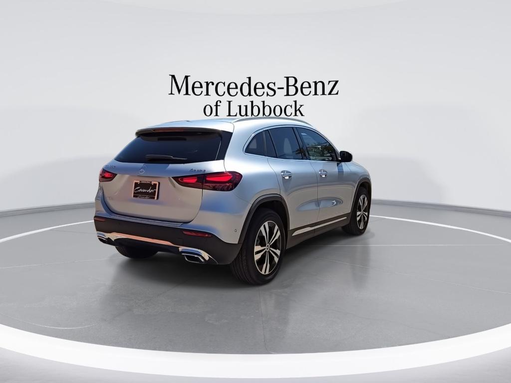 MERCEDES-BENZ GLA - 8