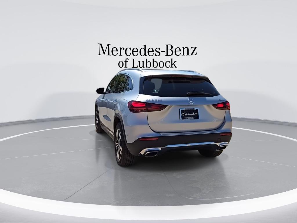 MERCEDES-BENZ GLA - 7