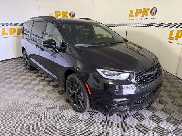 New 2026 Chrysler Pacifica Limited
