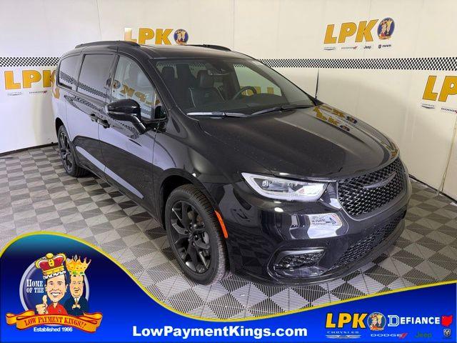 New 2026 Chrysler Pacifica Limited