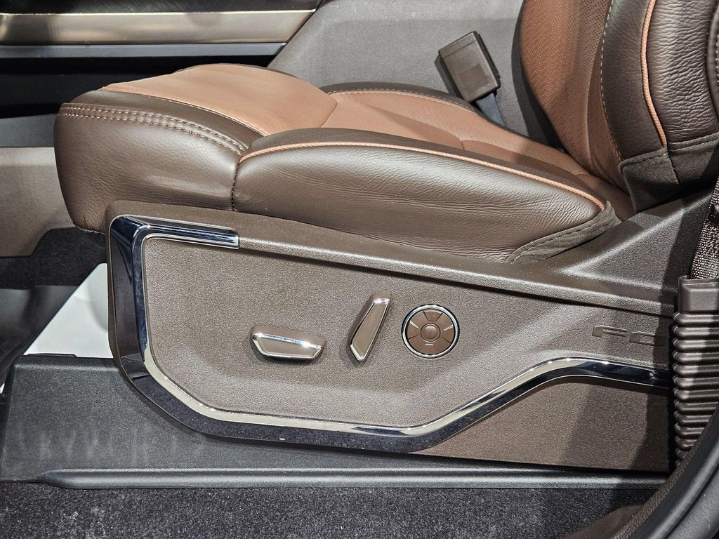 صورة مصغرة 24 لـ 2025 FORD F-150 KING RANCH