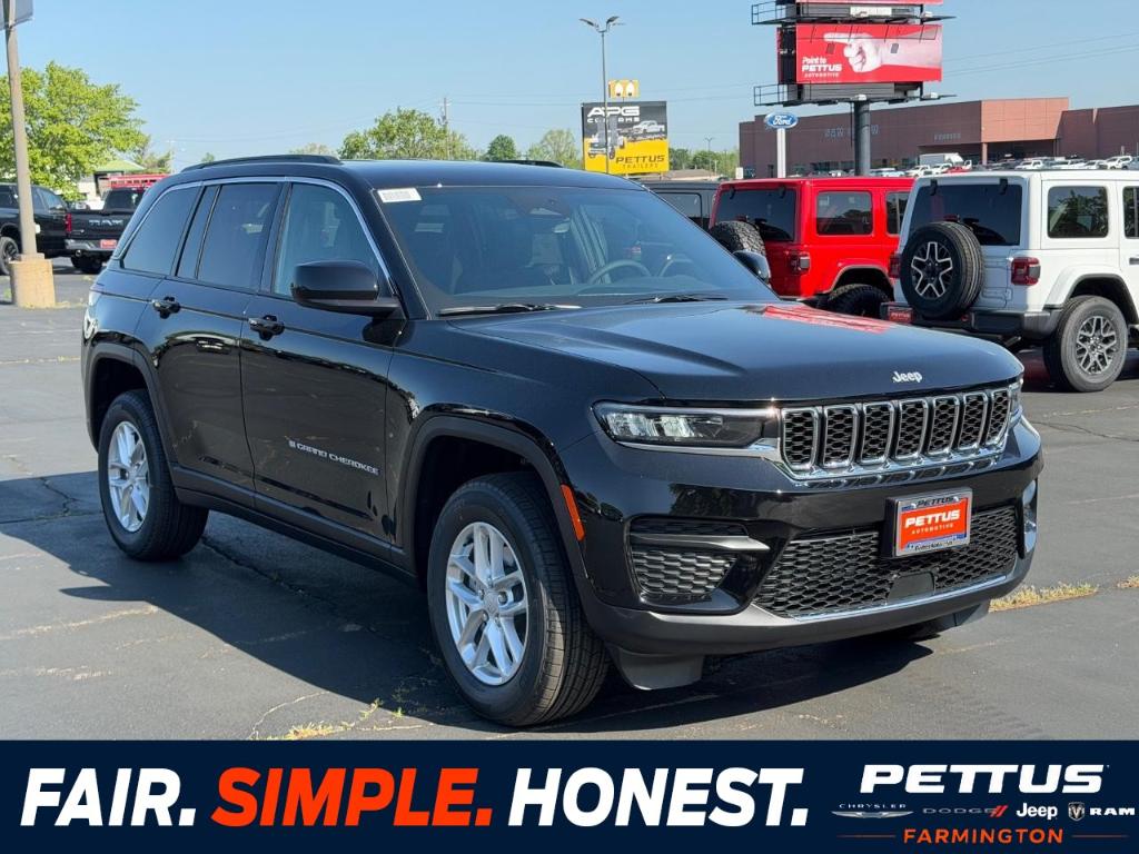 New 2026 Jeep Grand Cherokee Laredo 4x4
