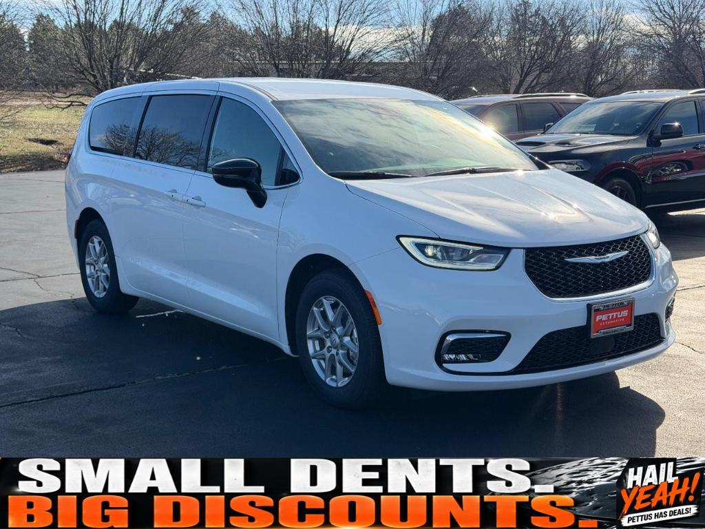 New 2026 Chrysler Pacifica Select FWD