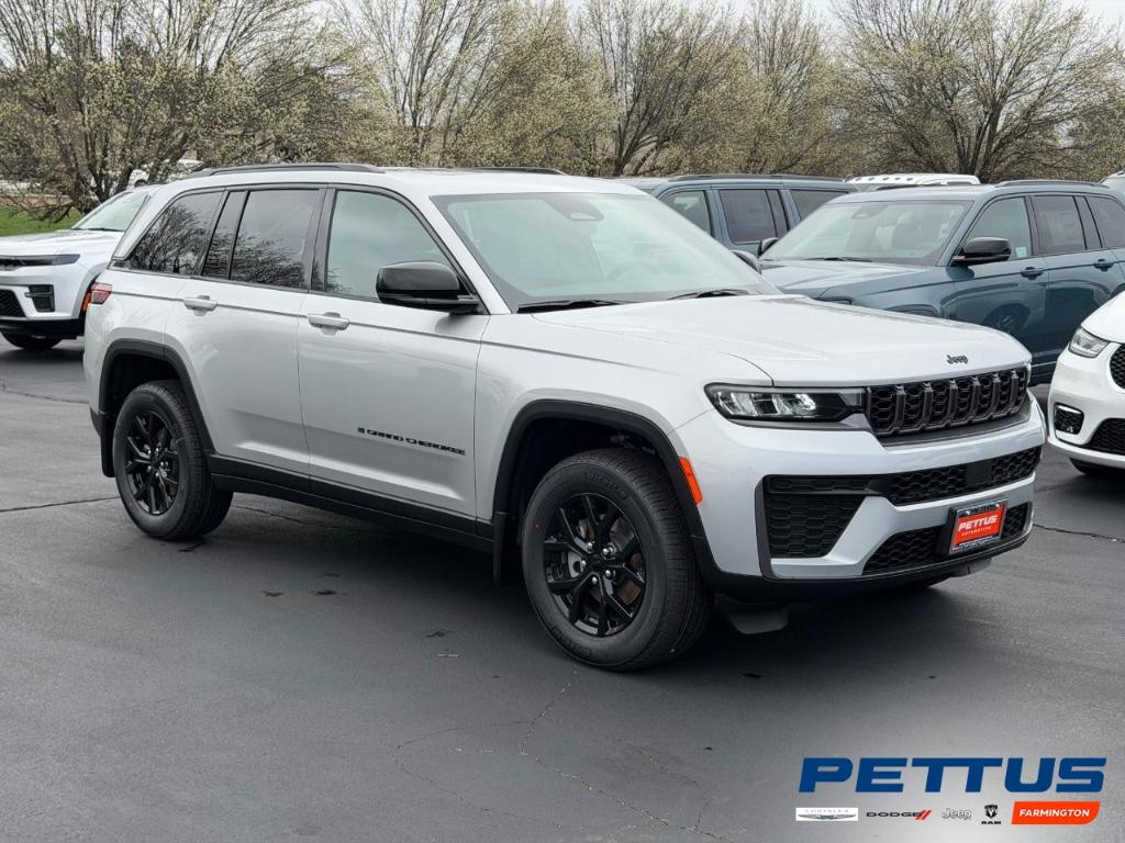 New 2026 Jeep Grand Cherokee Laredo